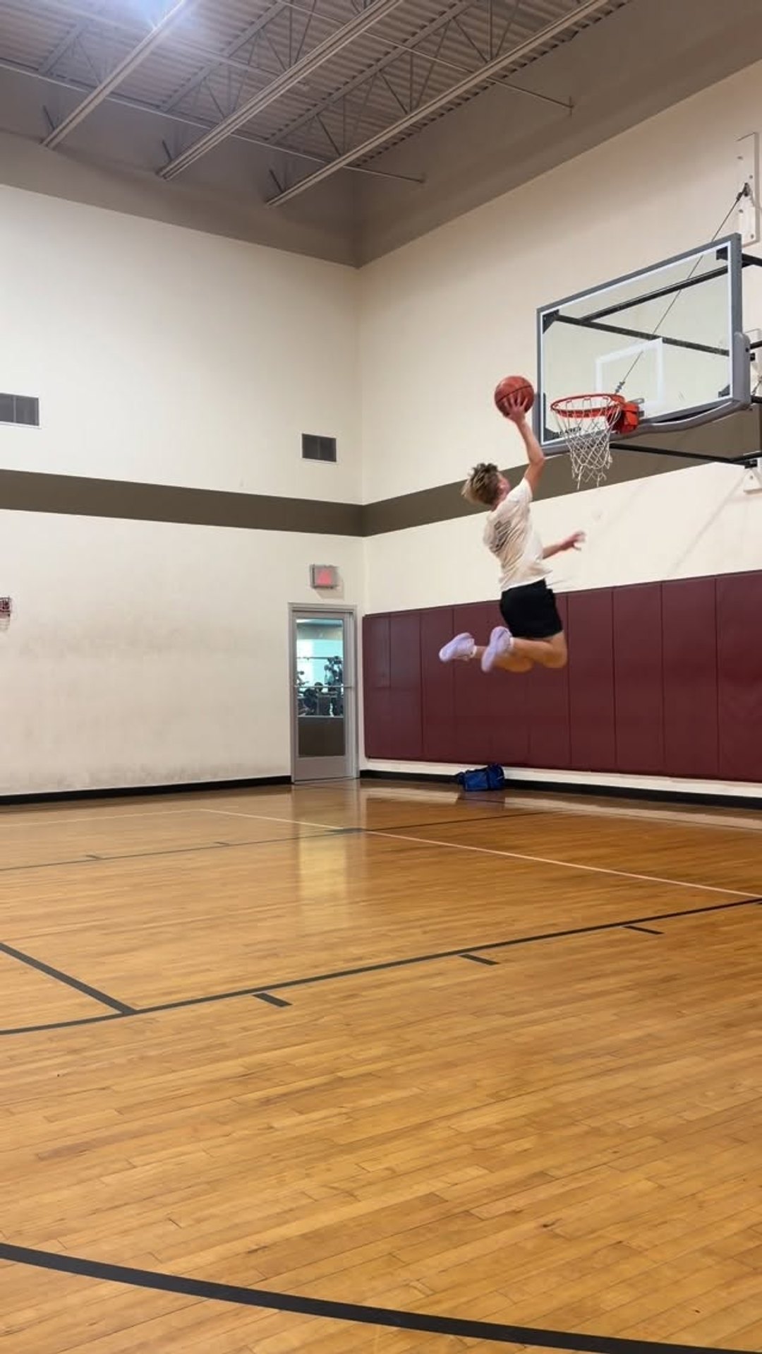 Deane Hirons dunk