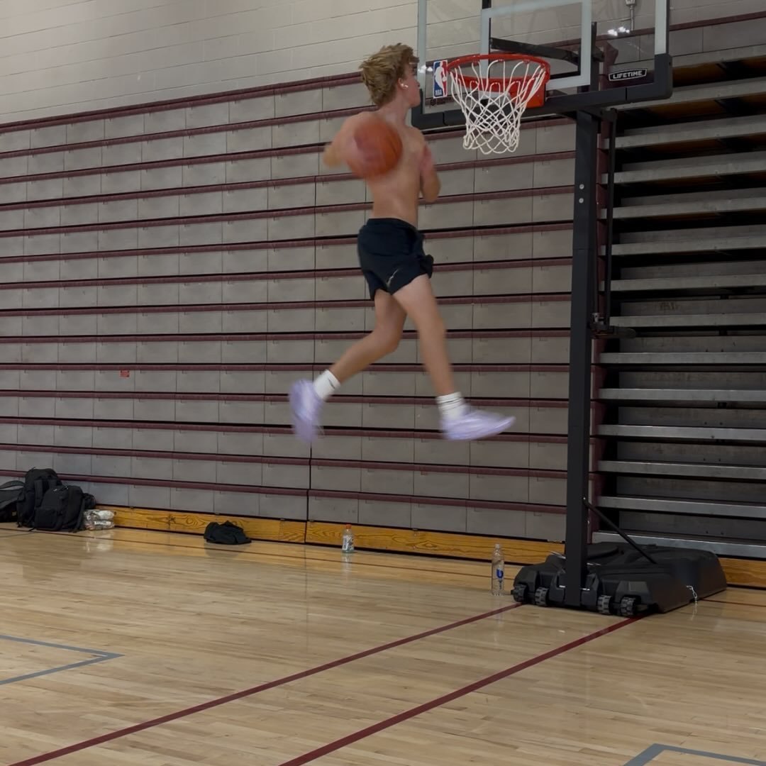Deane Hirons dunk